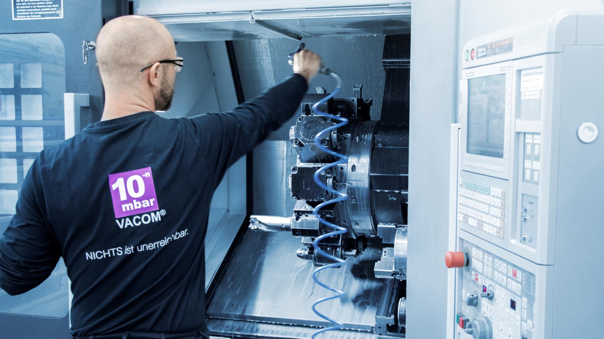 Produktion bei viastore Kunde Vacom, Industrielle Fertigung