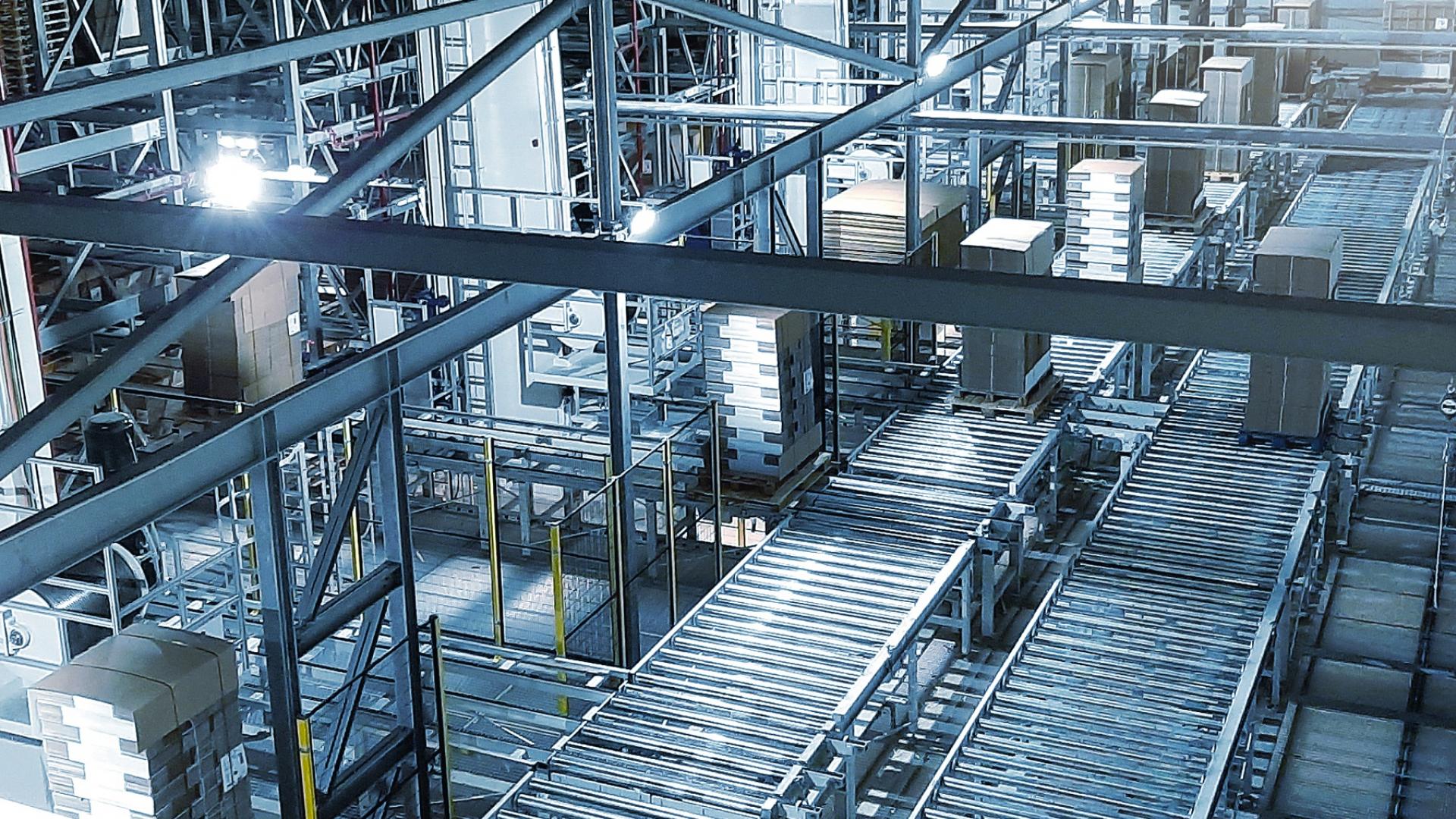 Vue intérieure du magasin automatique à hauts rayonnages de viastore pour VPK